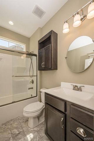 4005 Hathaway Place, St Peters, MO 63304