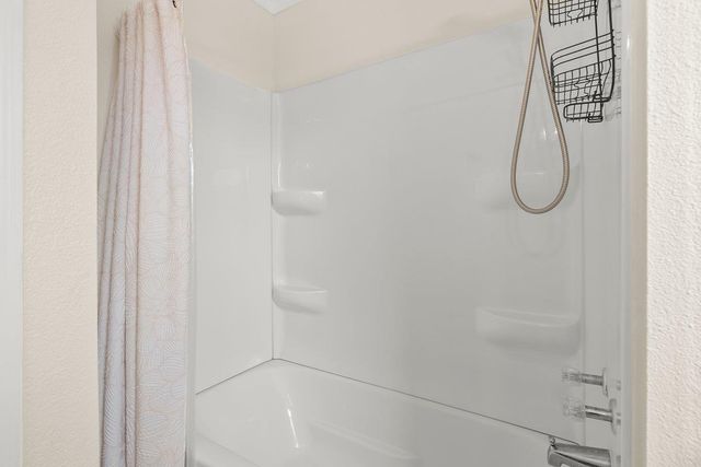 1103 Easton Avenue, Waterloo, IA 50702