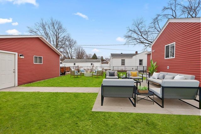 1103 Easton Avenue, Waterloo, IA 50702