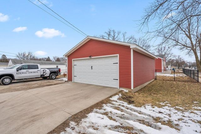 1103 Easton Avenue, Waterloo, IA 50702