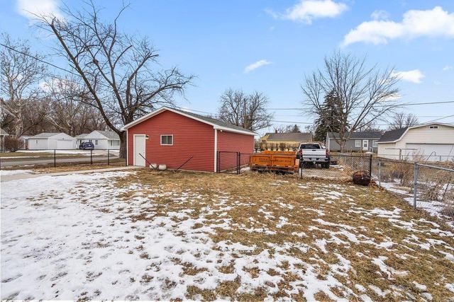 1103 Easton Avenue, Waterloo, IA 50702