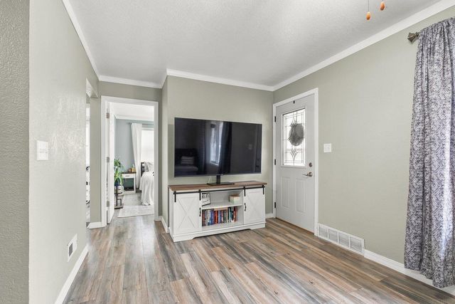 1103 Easton Avenue, Waterloo, IA 50702