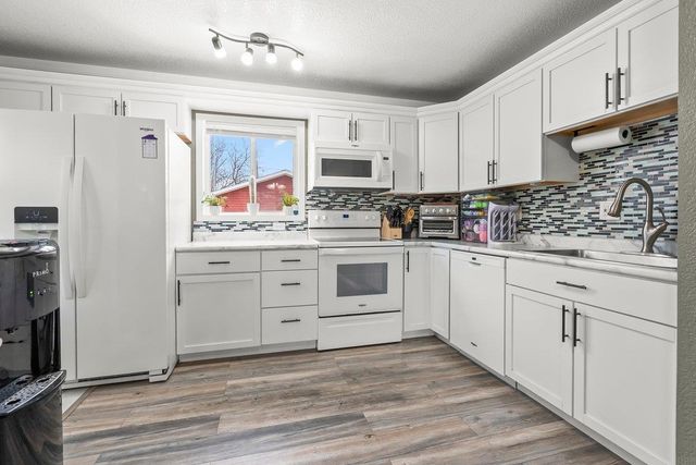 1103 Easton Avenue, Waterloo, IA 50702