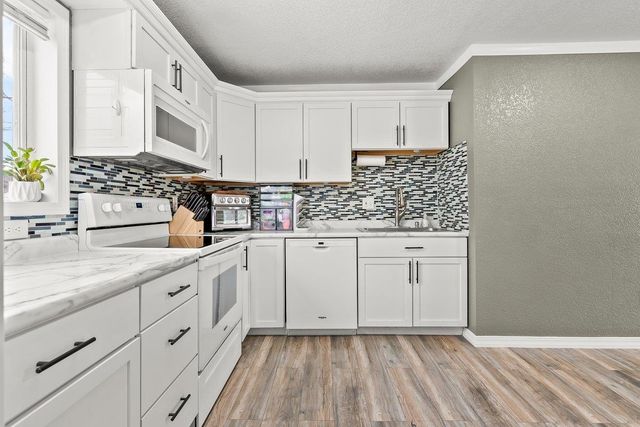 1103 Easton Avenue, Waterloo, IA 50702