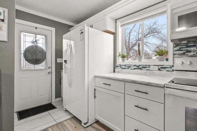 1103 Easton Avenue, Waterloo, IA 50702