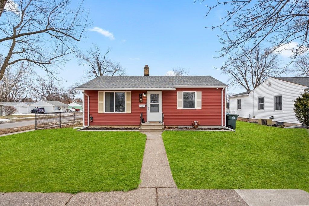 1103 Easton Avenue, Waterloo, IA 50702