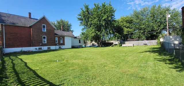 32045 Schoenherr Road, Warren, MI 48088
