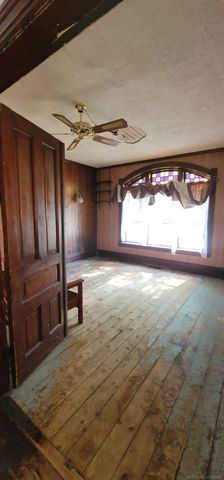 32045 Schoenherr Road, Warren, MI 48088