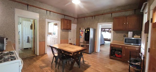 32045 Schoenherr Road, Warren, MI 48088