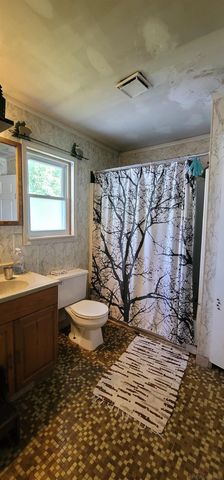 32045 Schoenherr Road, Warren, MI 48088