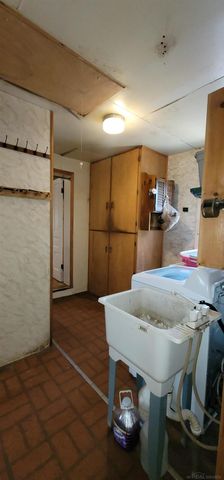 32045 Schoenherr Road, Warren, MI 48088