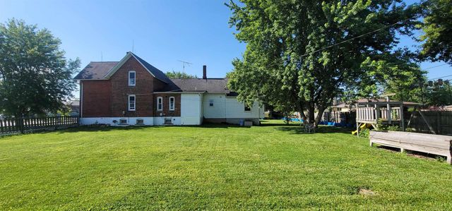 32045 Schoenherr Road, Warren, MI 48088