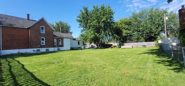 32045 Schoenherr Road, Warren, MI 48088