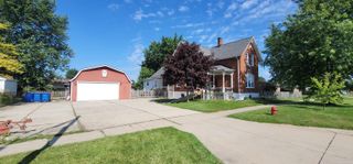 32045 Schoenherr Road, Warren, MI 48088