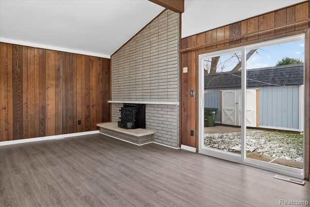 2995 Groves Drive, Sterling Heights, MI 48310