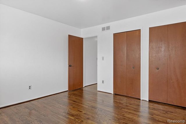 2995 Groves Drive, Sterling Heights, MI 48310