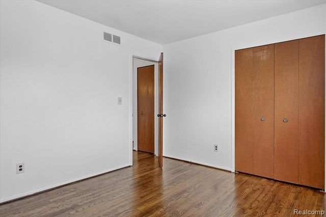 2995 Groves Drive, Sterling Heights, MI 48310