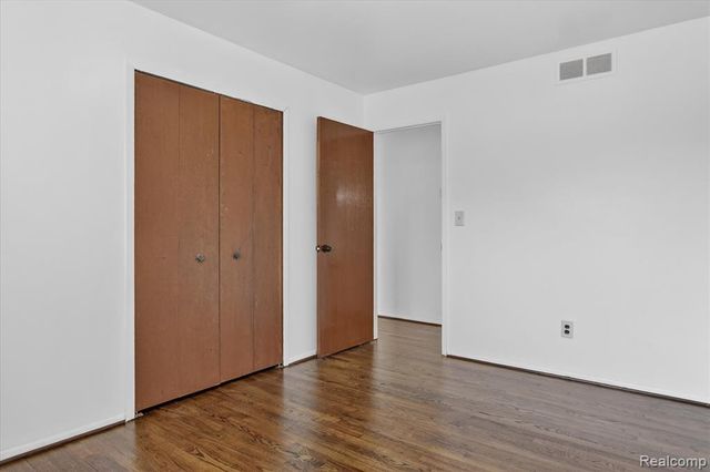 2995 Groves Drive, Sterling Heights, MI 48310