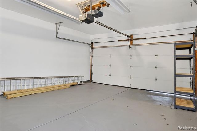 2995 Groves Drive, Sterling Heights, MI 48310