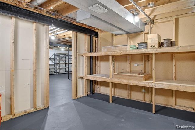 2995 Groves Drive, Sterling Heights, MI 48310