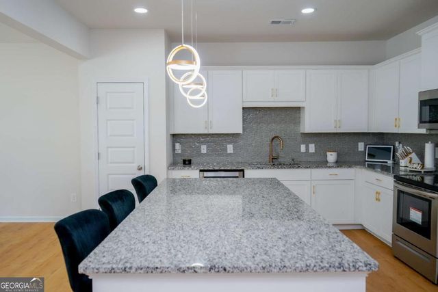 2115 Ravencliff Dr, Austell, GA 30168