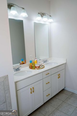 2115 Ravencliff Dr, Austell, GA 30168