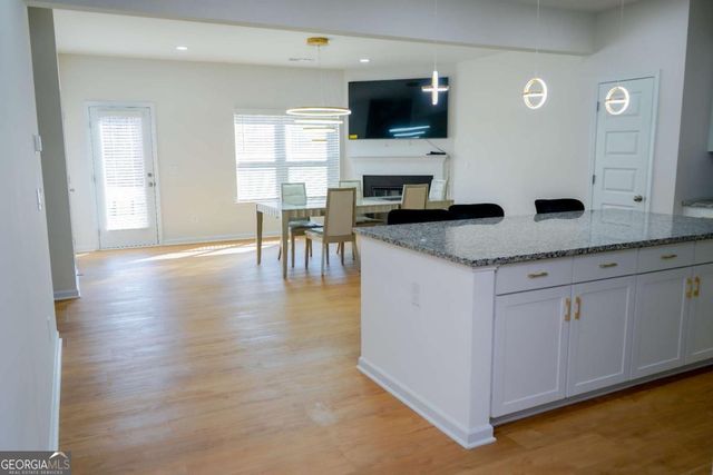 2115 Ravencliff Dr, Austell, GA 30168