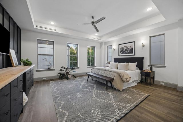 1907 W 25th Street, Houston, TX 77008