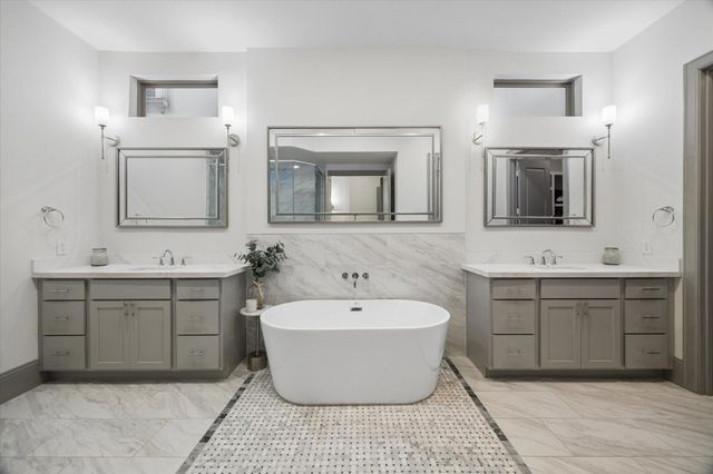 1907 W 25th Street, Houston, TX 77008