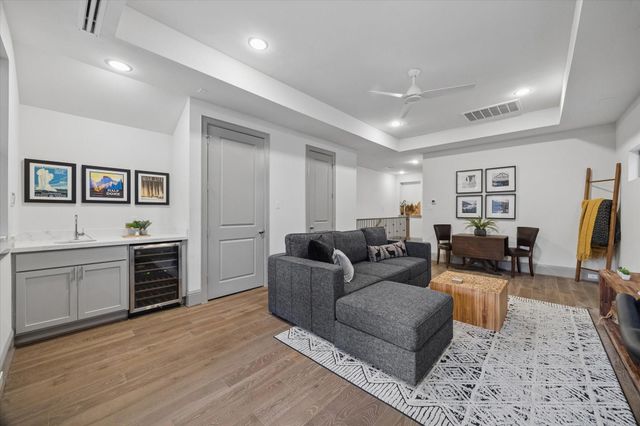 1907 W 25th Street, Houston, TX 77008