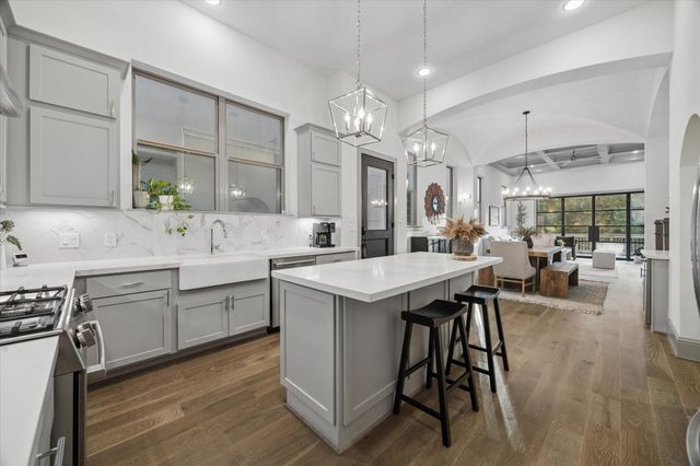 1907 W 25th Street, Houston, TX 77008