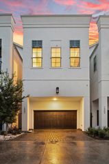 1907 W 25th Street, Houston, TX 77008