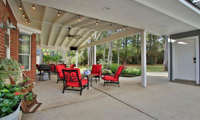 40407 Manor Drive, Magnolia, TX 77354