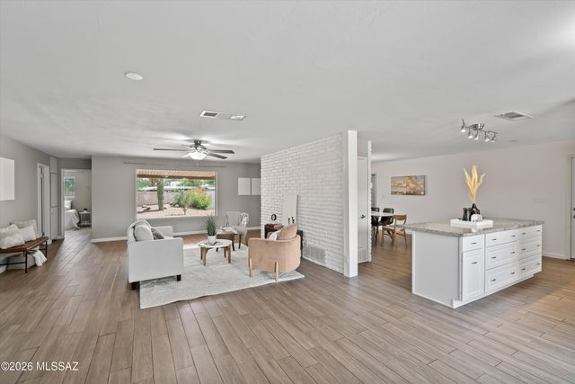 7862 E Pima Street, Tucson, AZ 85715