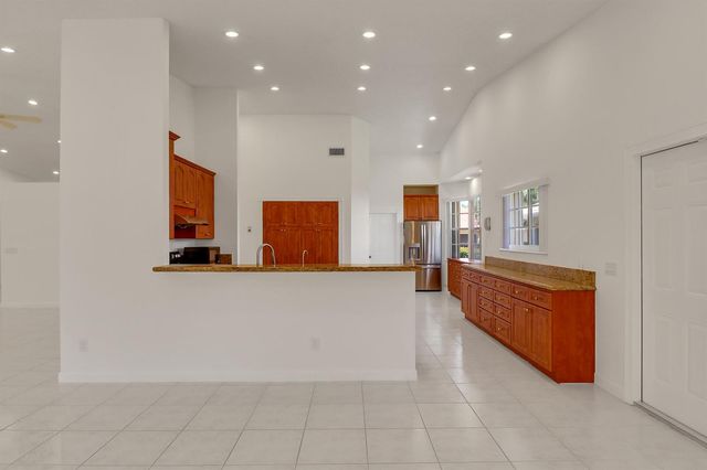 551 NW 108TH Avenue, Plantation, FL 33324