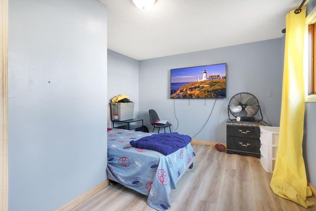 8576 S Maplebrook Circle, Brooklyn Park, MN 55445