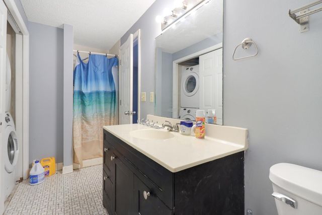 8576 S Maplebrook Circle, Brooklyn Park, MN 55445