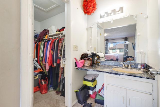 8576 S Maplebrook Circle, Brooklyn Park, MN 55445