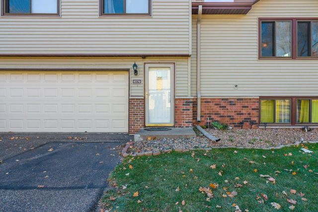 8576 S Maplebrook Circle, Brooklyn Park, MN 55445