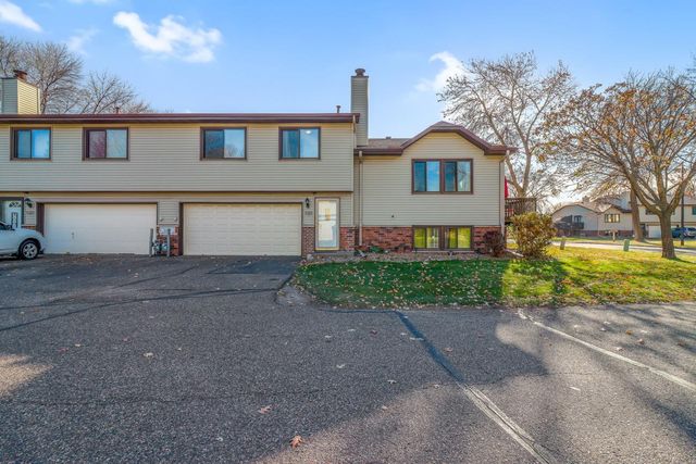 8576 S Maplebrook Circle, Brooklyn Park, MN 55445