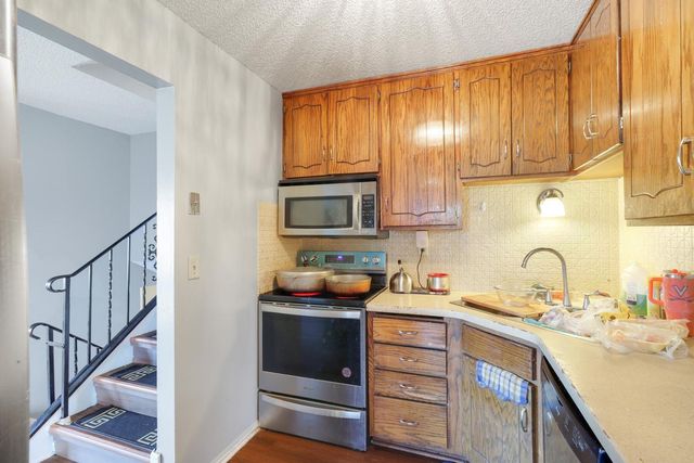 8576 S Maplebrook Circle, Brooklyn Park, MN 55445