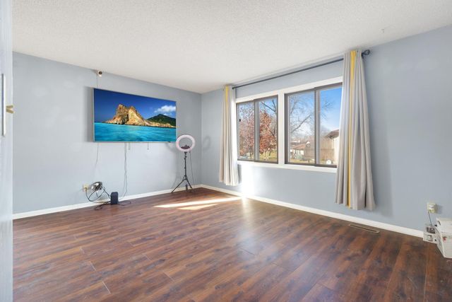 8576 S Maplebrook Circle, Brooklyn Park, MN 55445