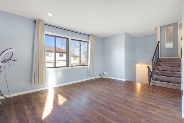 8576 S Maplebrook Circle, Brooklyn Park, MN 55445