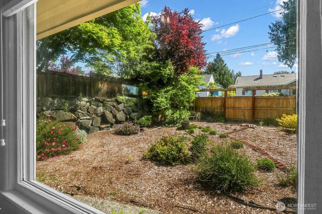 10515 1st Avenue NW, Seattle, WA 98177
