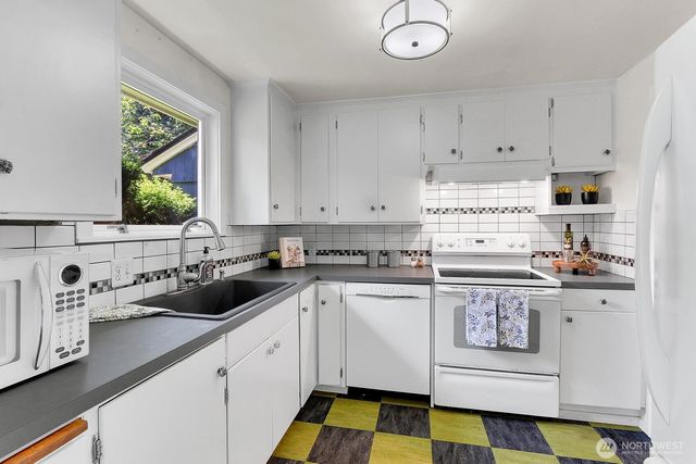10515 1st Avenue NW, Seattle, WA 98177