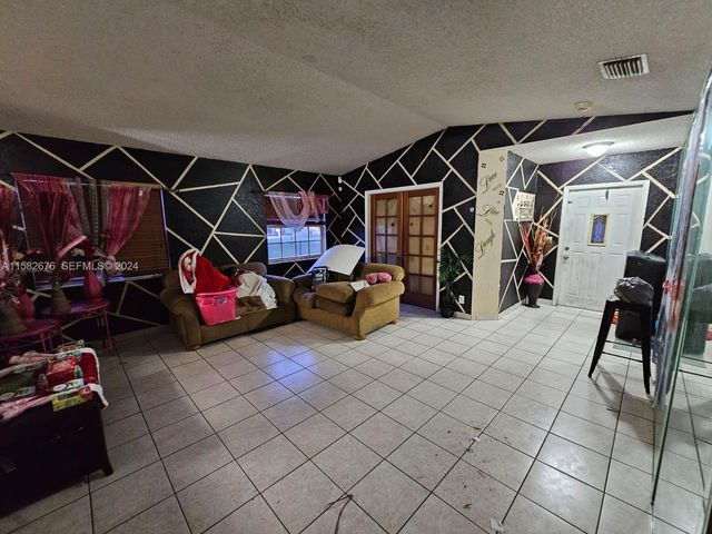 725 NW 19th Terrace, Fort Lauderdale, FL 33311