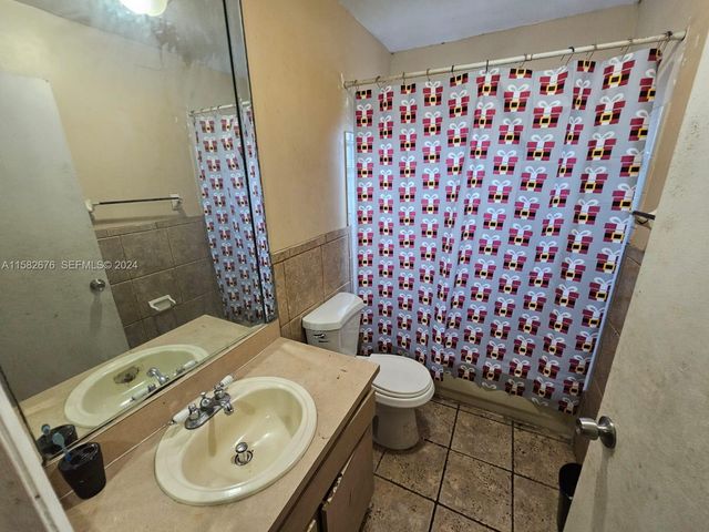 725 NW 19th Terrace, Fort Lauderdale, FL 33311