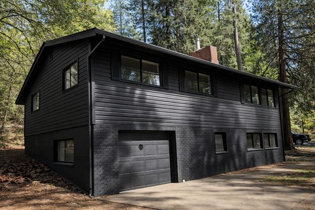 14000 Gold Mine Rd, Pine Grove, CA 95665