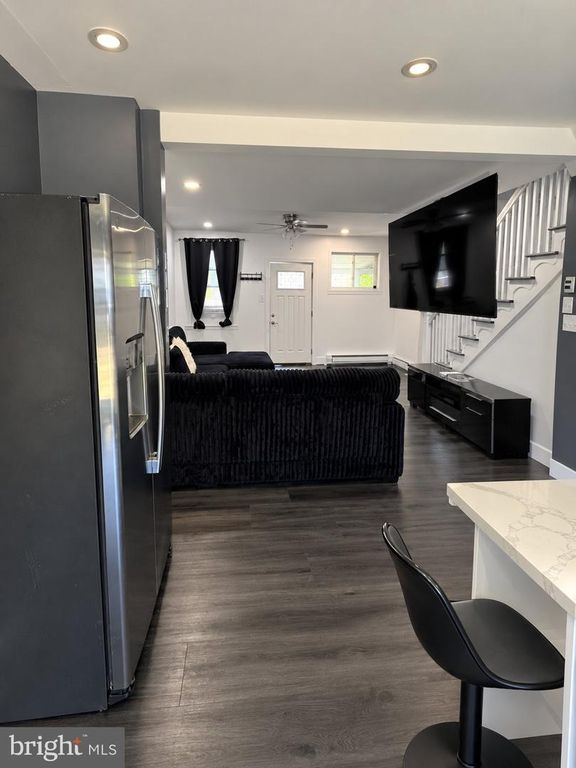 6742 DICKS AVE, PHILADELPHIA, PA 19142 — photo 2