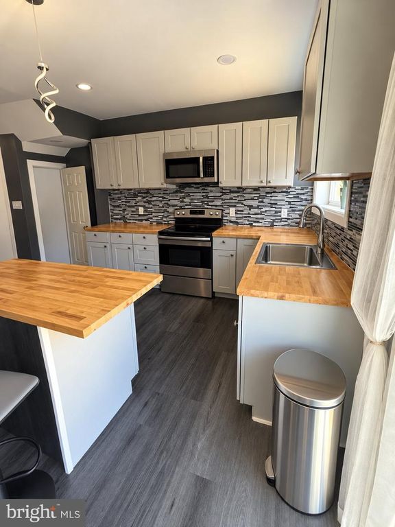 6742 DICKS AVE, PHILADELPHIA, PA 19142 — photo 3